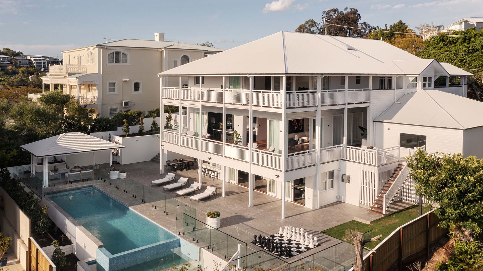 Zenit Aerial Barkyard